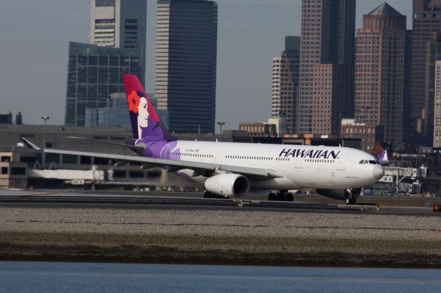 Airbus A330-200 (N379HA)