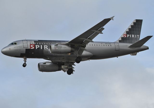 Airbus A319 (N517NK) - Landing at the LAX.