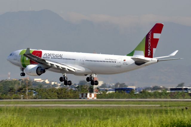 Airbus A330-300 (CS-TOI)