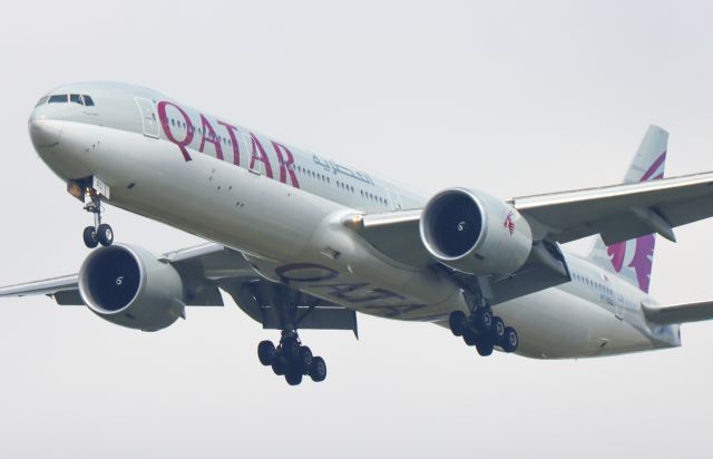 BOEING 777-300ER (A7-BAL)