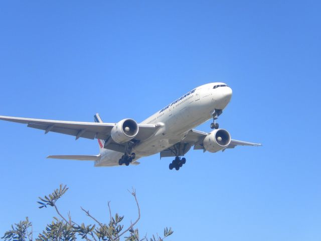 Boeing 777-200 (F-GSPE) - 6/24/2012