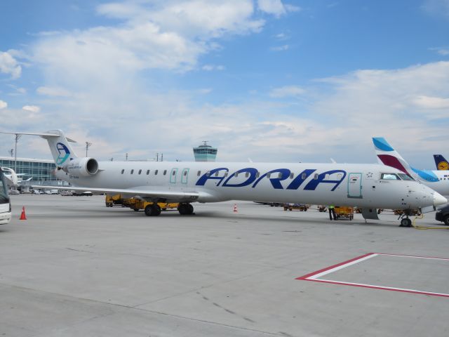 Canadair Regional Jet CRJ-900 (S5-AAN)