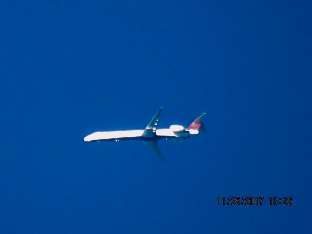 McDonnell Douglas MD-88 (N907DL)