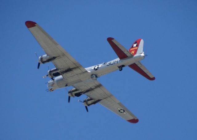 Boeing B-17 Flying Fortress (N5017N)