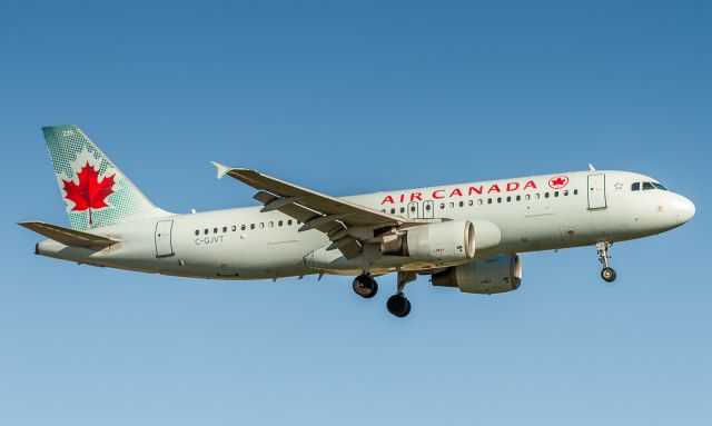 Airbus A320 (C-GJVT)