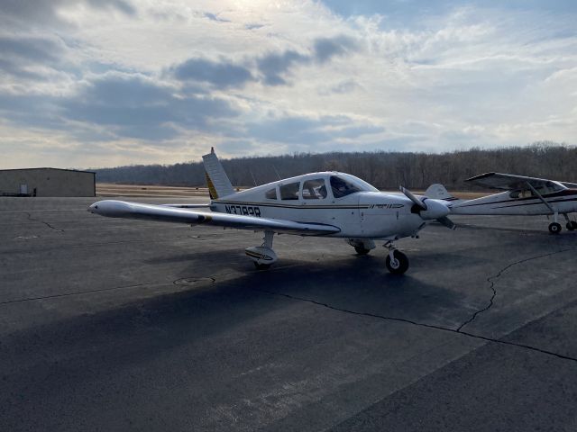 Piper Cherokee (N3782R)