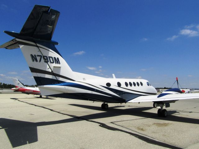 Beechcraft Super King Air 200 (N79DM) - On the ramp