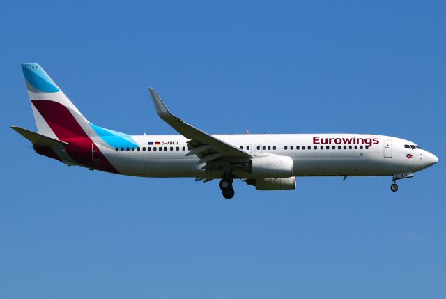 Boeing 737-800 (D-ABKJ)