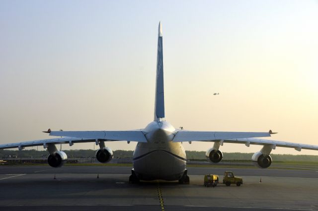 Antonov An-124 Ruslan (UR-82027) - Antonov Airlines Antonov An-124-100 UR-82027 in Vienna 