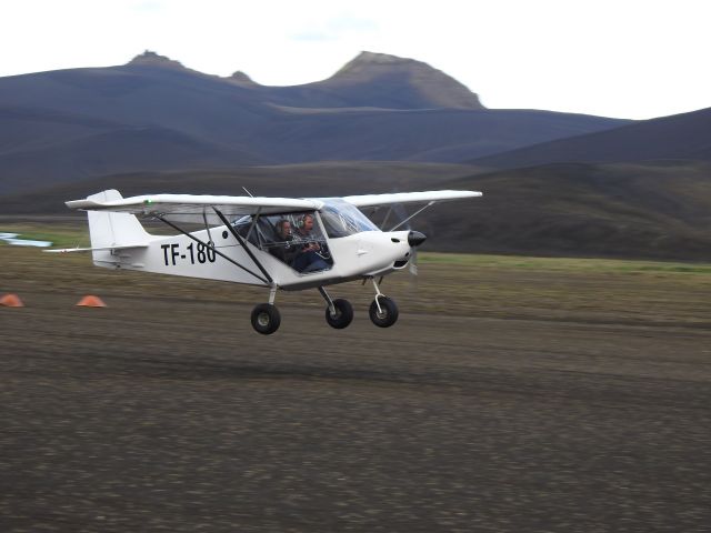 TF180 — - Landing at Skalavatn Iceland
