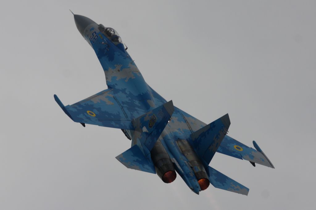 Sukhoi Su-27 Flanker —