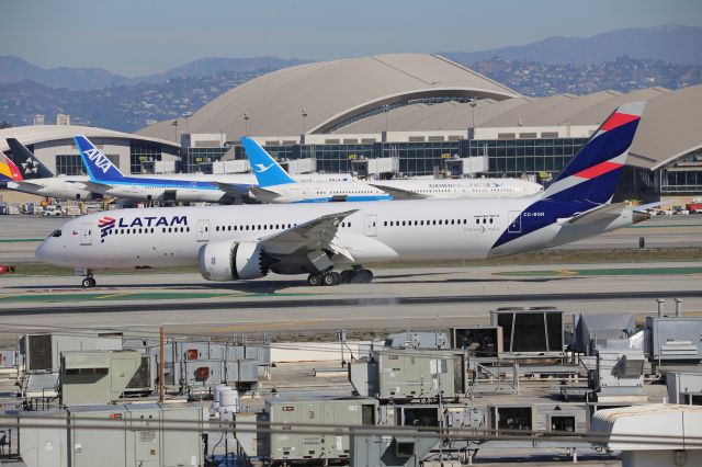 Boeing 787-9 Dreamliner (CC-BGN)