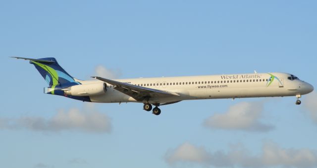 McDonnell Douglas MD-88 (N805WA)