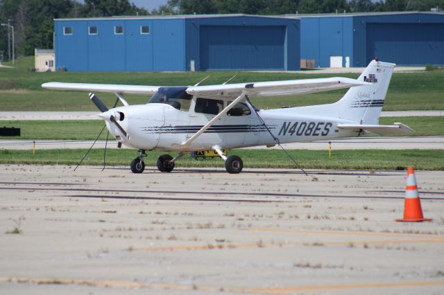 Cessna Skyhawk (N408ES)