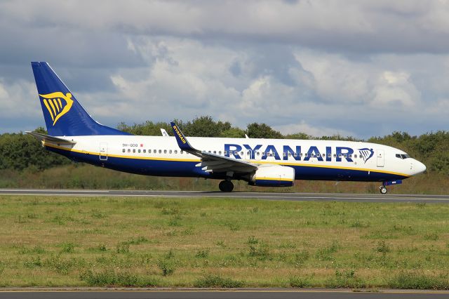 Boeing 737-800 (9H-QBQ)