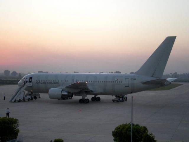 BOEING 767-200 (JY-JAG)