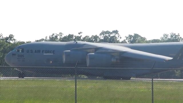 Boeing Globemaster III (09-0105) - Some old pictures I found of a C-17 leaving Joplin Missouri after an Obama visit due to the Joplin Tornado in May 2011.