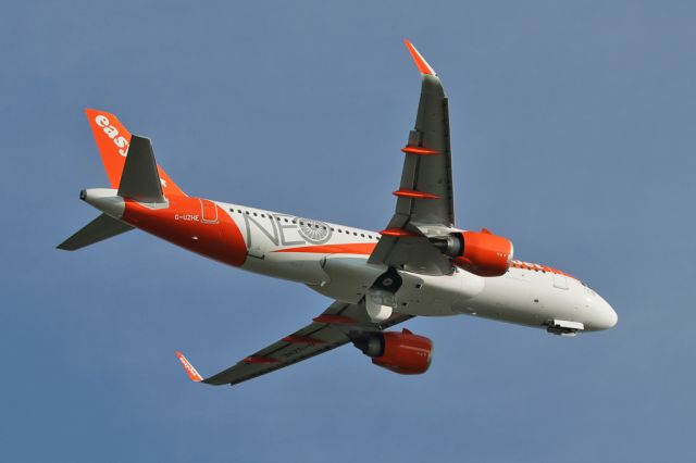 Airbus A320neo (G-UZHE) - EZY1911 with sunseekers heading for Palma PMI