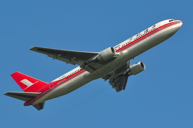 BOEING 767-300 (B-2566)