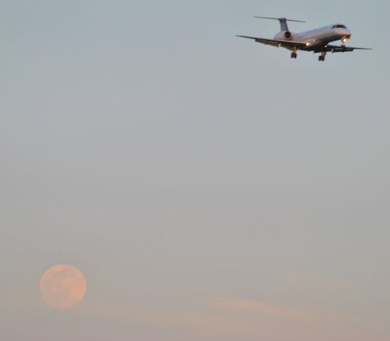 Embraer ERJ-135 (N15527)