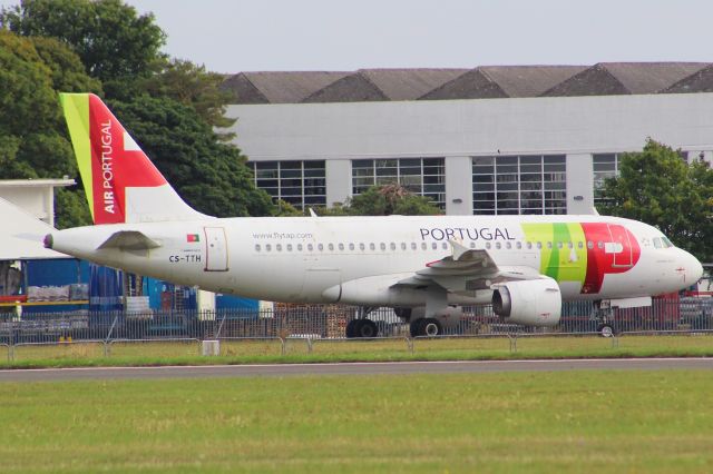 Airbus A319 (CS-TTH) - A TAP air Portugal A319 waiting to get scrapped at Cotswold Kemble Airport.br /br /Location: Cotswold Kemble Airport.br /Date: 31.08.22 (dd/mm/yy).
