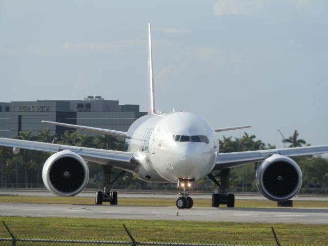 BOEING 777-200LR (N776LA)