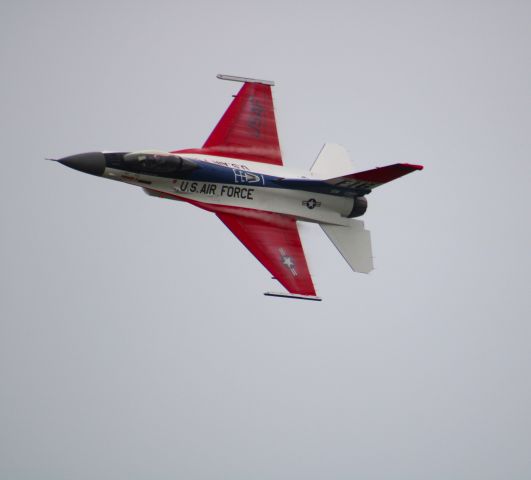 Lockheed F-16 Fighting Falcon —