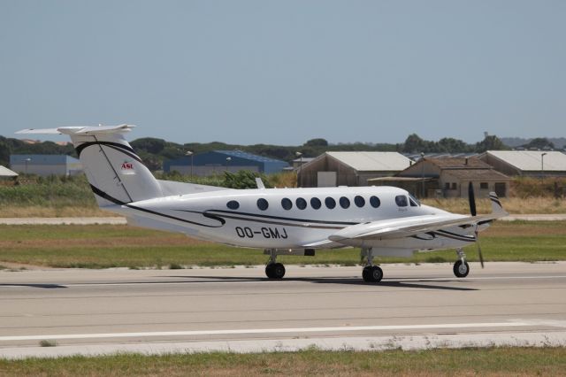 Beechcraft Super King Air 350 (OO-GMJ)