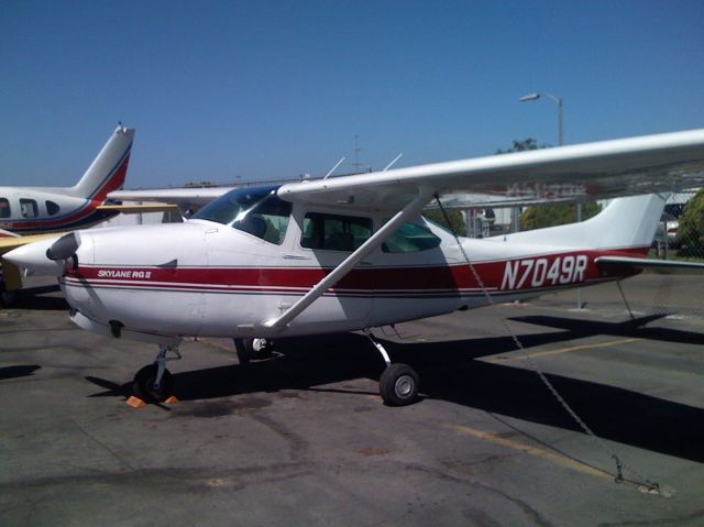 Cessna Skylane RG (N7049R)