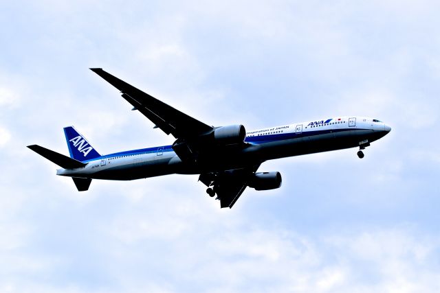 Boeing 777-200 (JA752A)