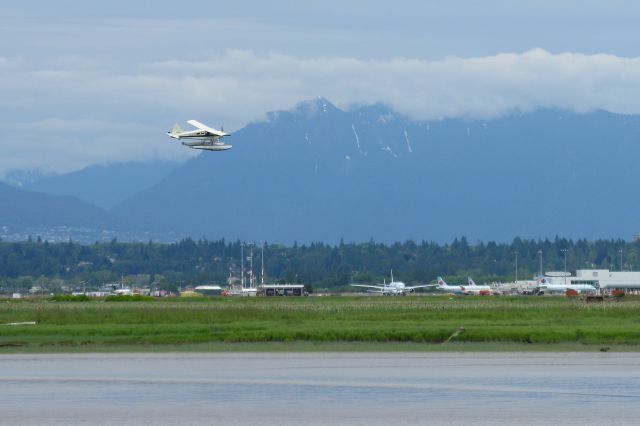 De Havilland Canada DHC-2 Mk1 Beaver (C-GFLT) - Vancouver International Water Airport located south of YVR on the Fraser River.