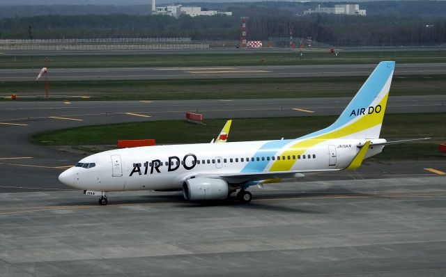 Boeing 737-700 (JA15AN) - Taxing at New Citose AP (CTS) Sapporo-Japanbr /2016/05/09