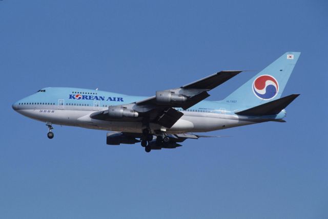 BOEING 747SP (HL7457) - Final Approach to Narita Intl Airport Rwy34 on 1991/01/21