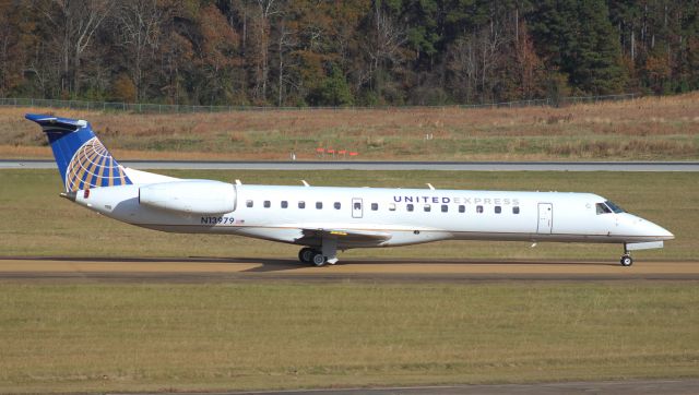 Embraer ERJ-145 (N13979)