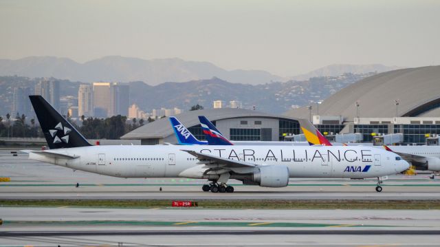 BOEING 777-300ER (JA731A)