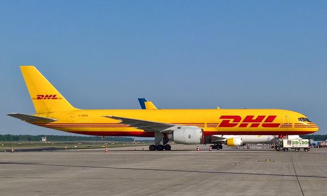 Boeing 757-200 (G-BMRE)