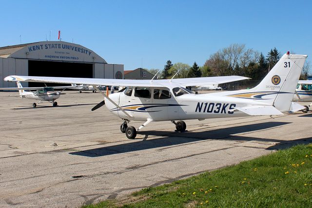 Cessna Skyhawk (N103KS)