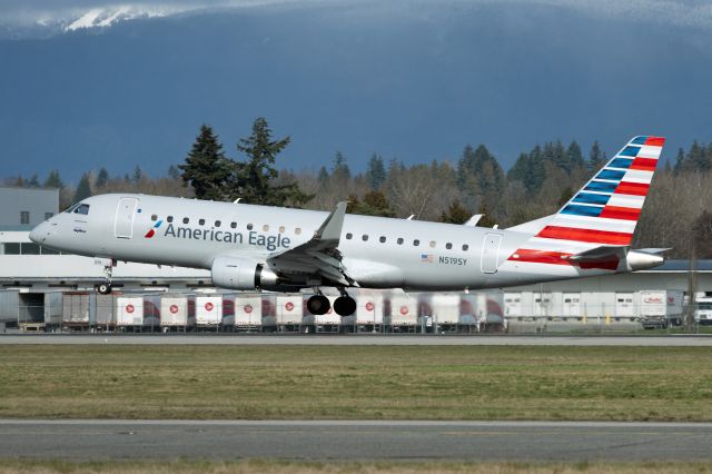 Embraer 175 (N591SY)