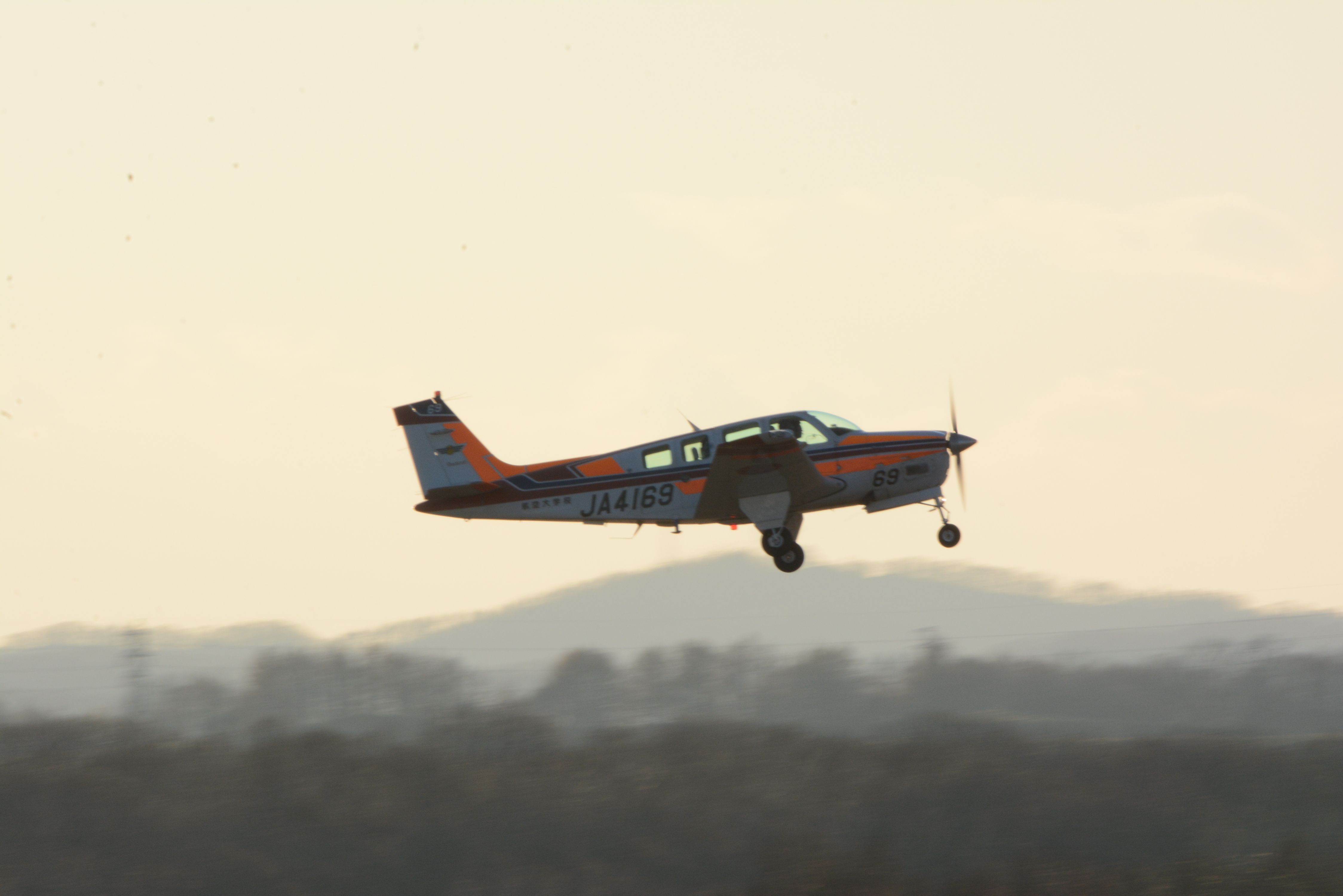 JA4169 — - Nov.17.2016br /Beechcraft A36 Bonanza 36br /Independent Admininistrative Industrial CIVIL AVIATION COLLEGEbr /Nikon D7100 / SIGMA DG 50-500mm 1:4.5-6.3 APO HSMbr /1/125 F29 ISO400 500mm Fine DX Format 4496×3000