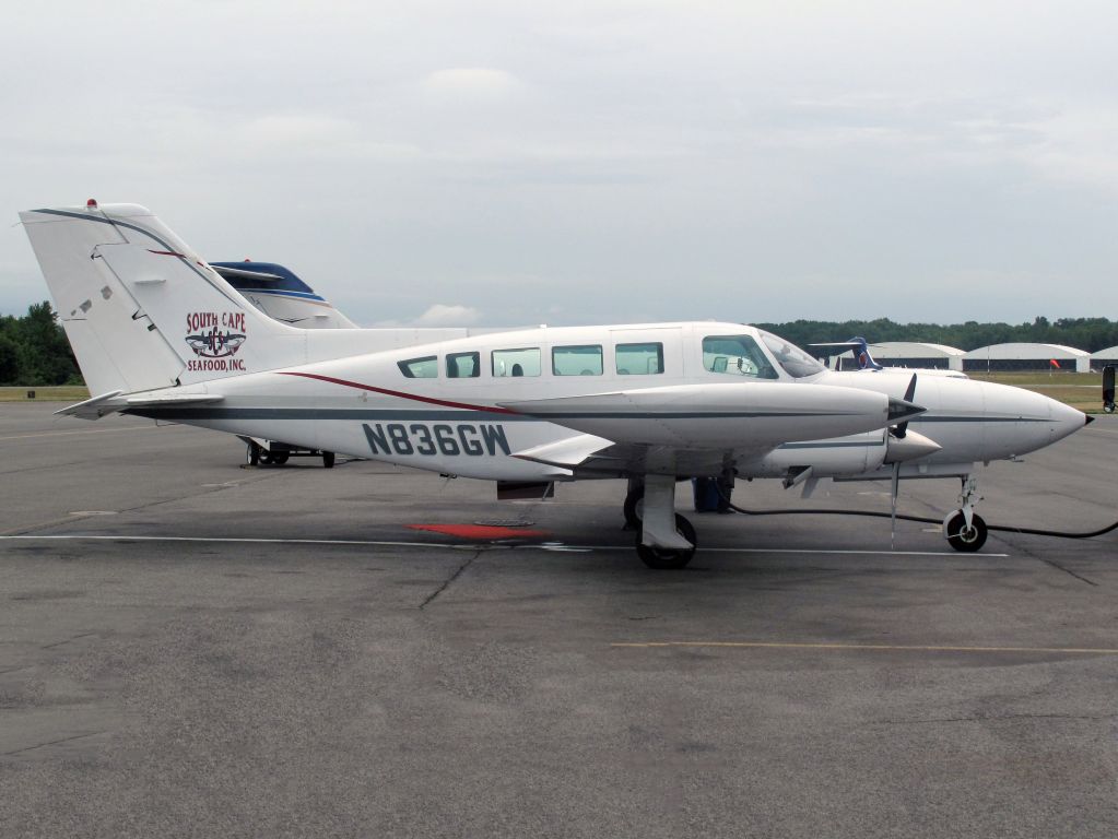 Cessna 402 (N836GW) - The tip tanks are actually the "main" tanks.