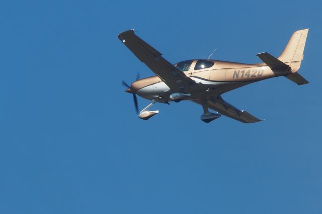 Cirrus SR-22 (N142D)