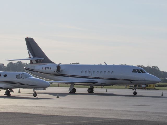 Dassault Falcon 2000 (N187AA)