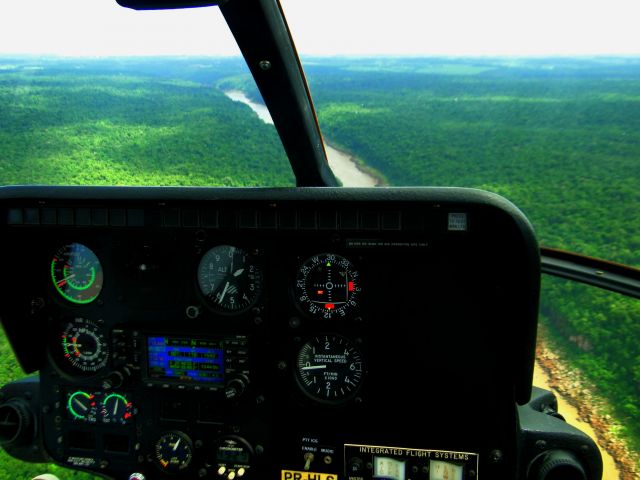 MD HELICOPTERS MD-600N (PR-HLS) - FLYING IN FOZ DO IGAÇÚ-PR, BRAZIL