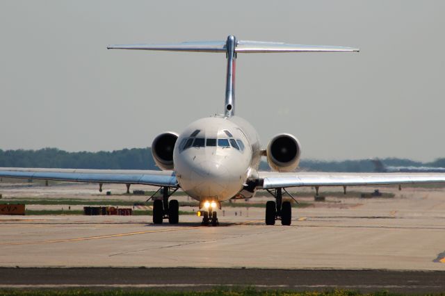 McDonnell Douglas MD-88 (N997DL) - MD-88 departing Runway 19 MKE.  