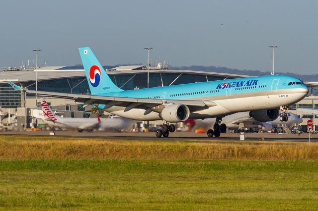 Airbus A330-300 (HL8003)