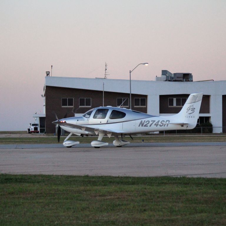 Cirrus SR-22 (N274SR)