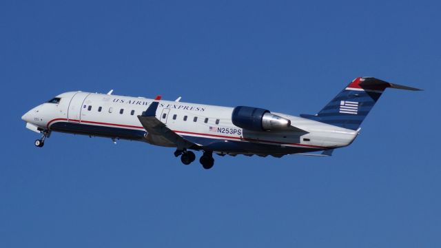 Canadair Regional Jet CRJ-200 (N253PS)