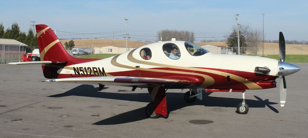 Lancair Evolution (N512RM)