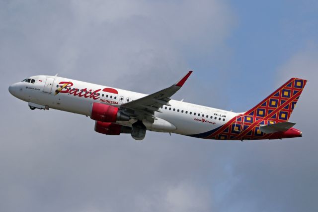 Airbus A320 (PK-LAM)