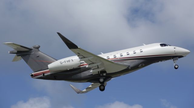 Embraer Legacy 550 (G-FHFX)